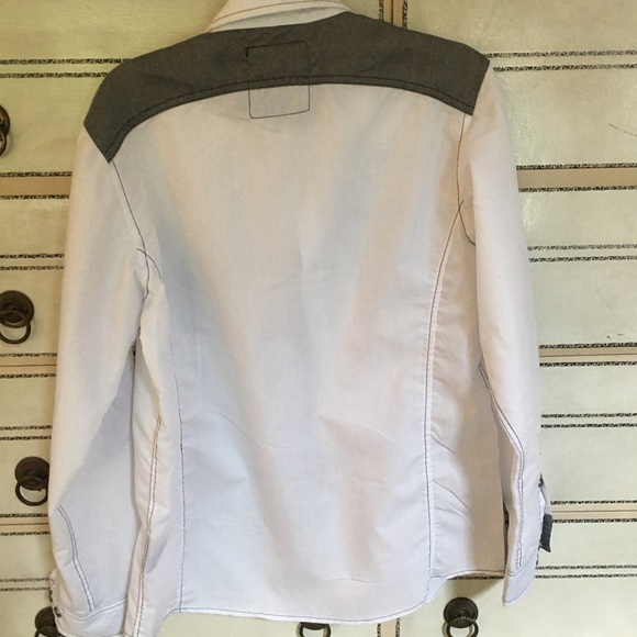 Button down shirt - Picture 2 of 3